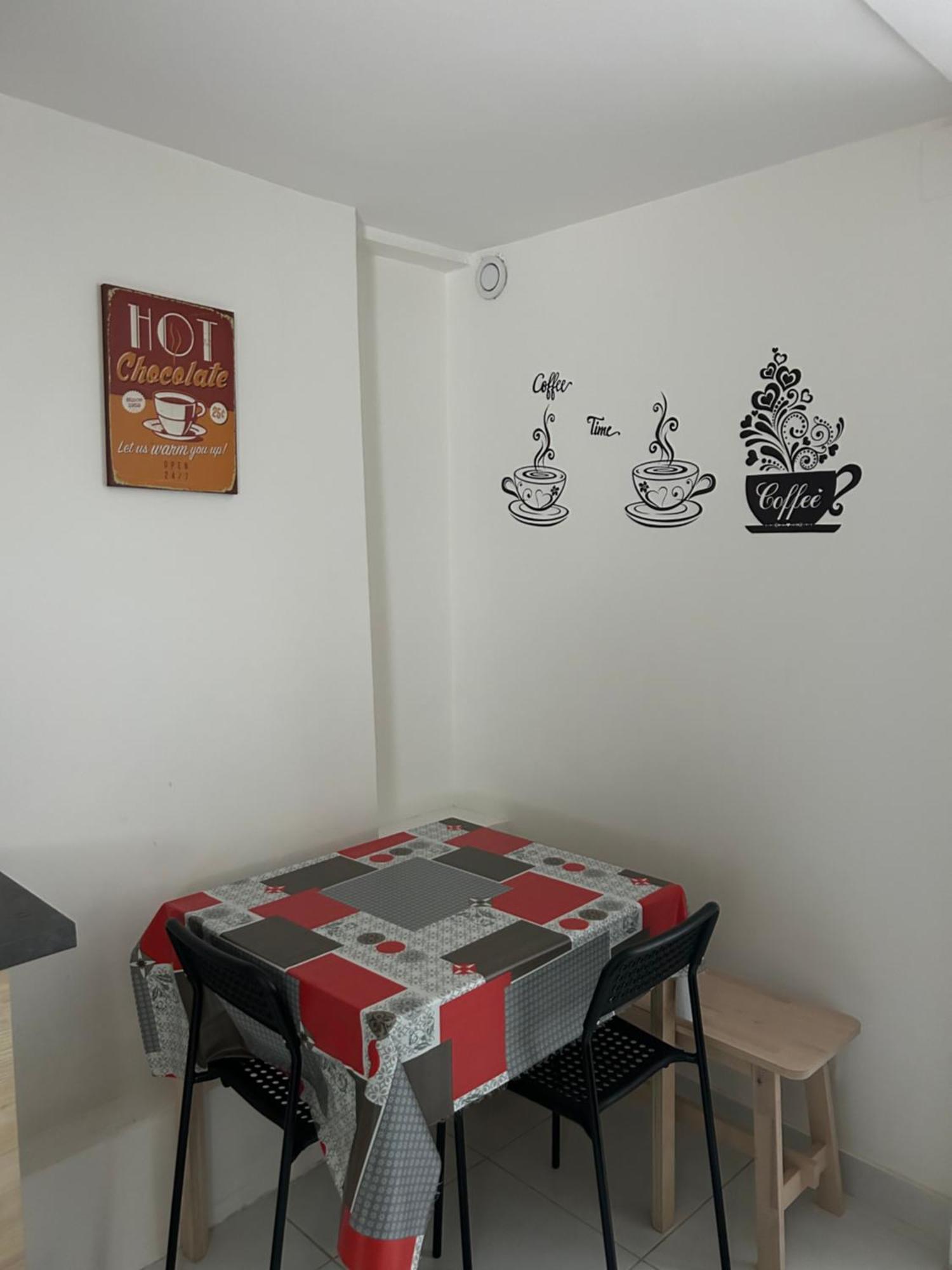 Appartement Avec Terrasse A Rosny-Sous-Bois Eksteriør billede